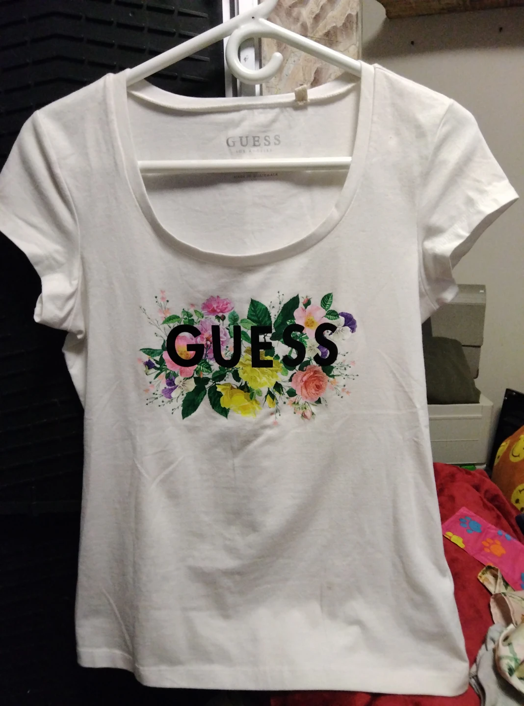 White Guess T-Shirt with Floral Logo