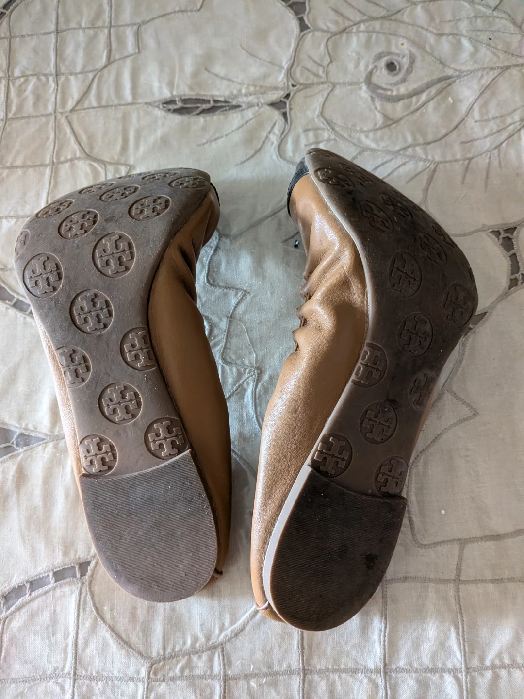 🏈Tory Burch Tan and Black Leather Ballet Flats - photo 3
