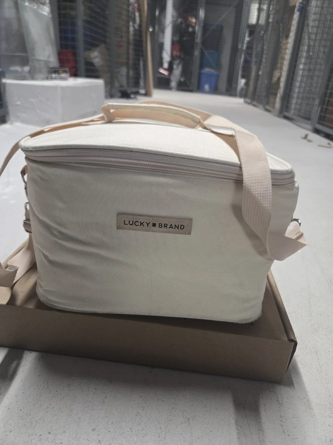 Lucky Brand Insulated Cooler Bag - photo 2