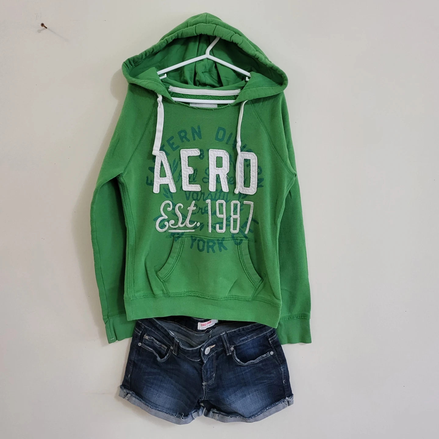 ​[Vintage Y2K] Aéropostale Green Graphic Hoodie (Size XS)