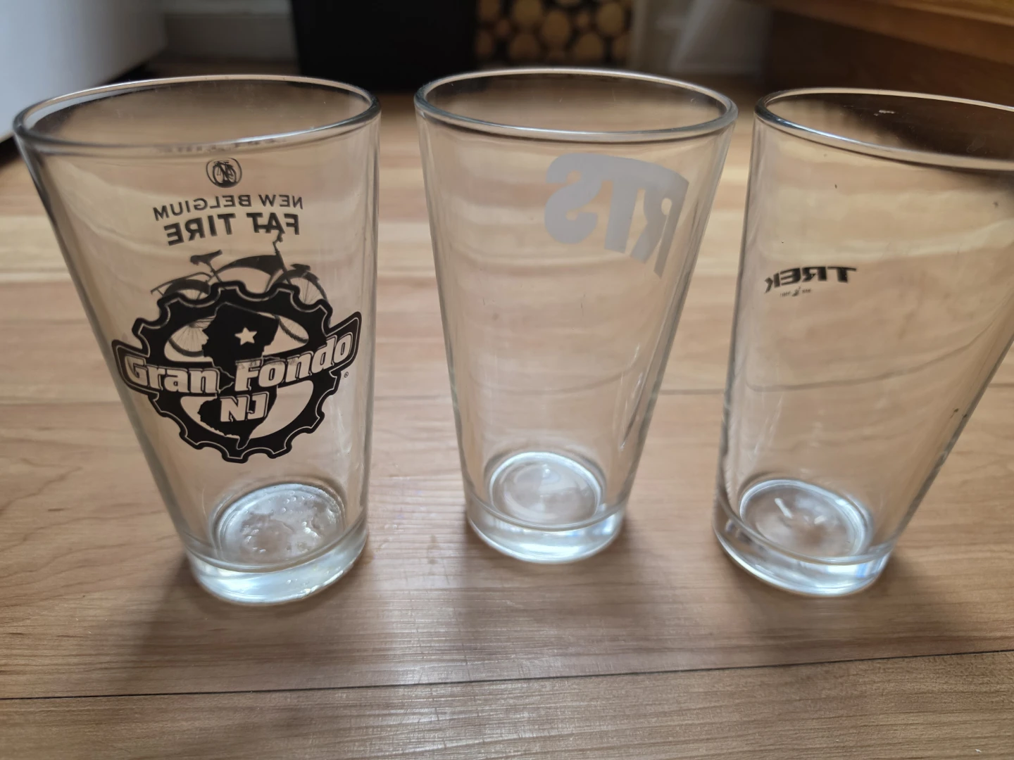 Set of 3 Assorted bicycling related Pint Glasses 🏈 - photo 2