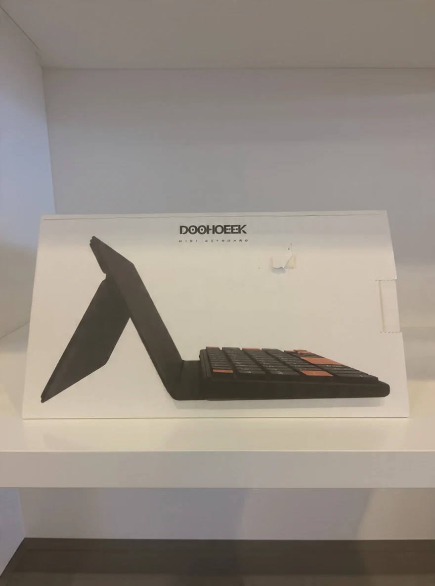 Doohoeek Universal Bluetooth Travel Keyboard