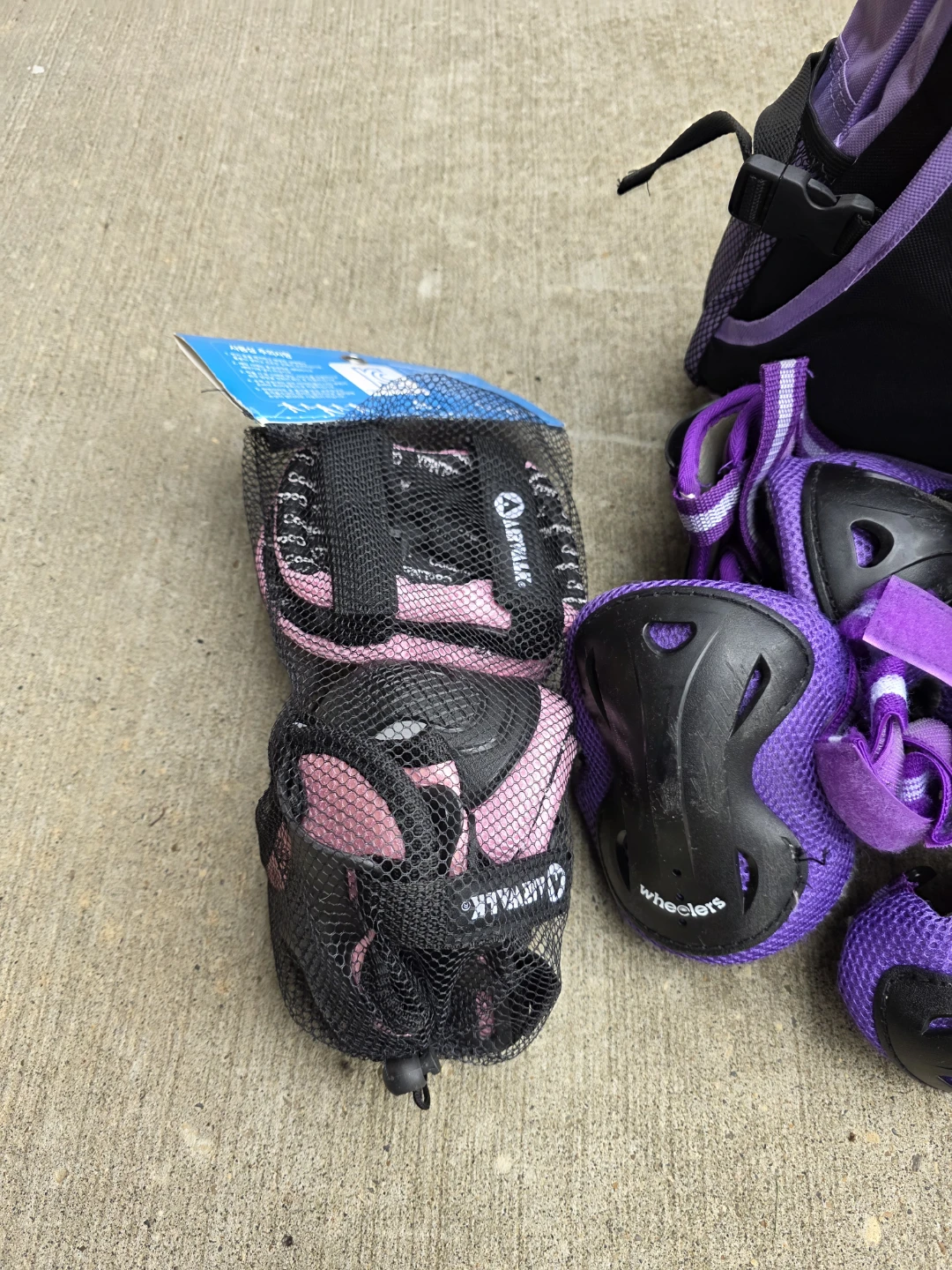 Kids Rollerblade Set with Helmet and Pads - photo 2