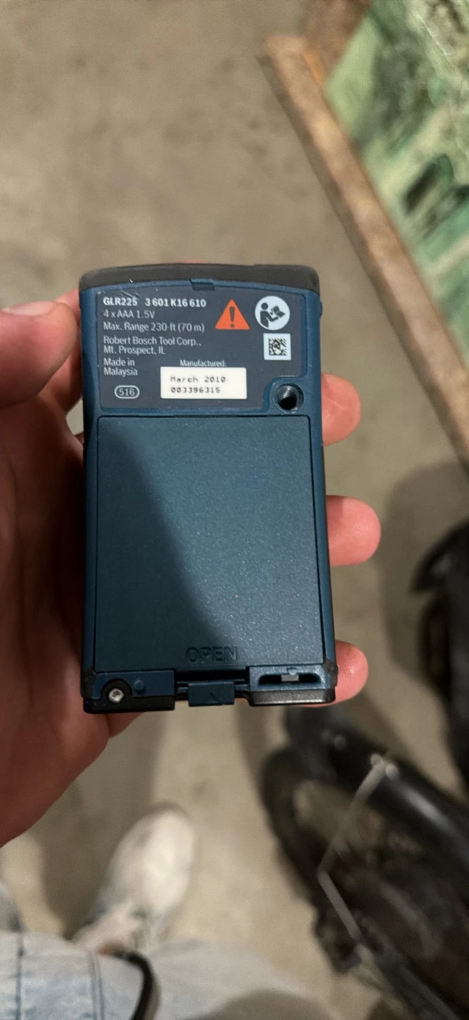 Bosch GLR225 Laser Distance Measurer - photo 2