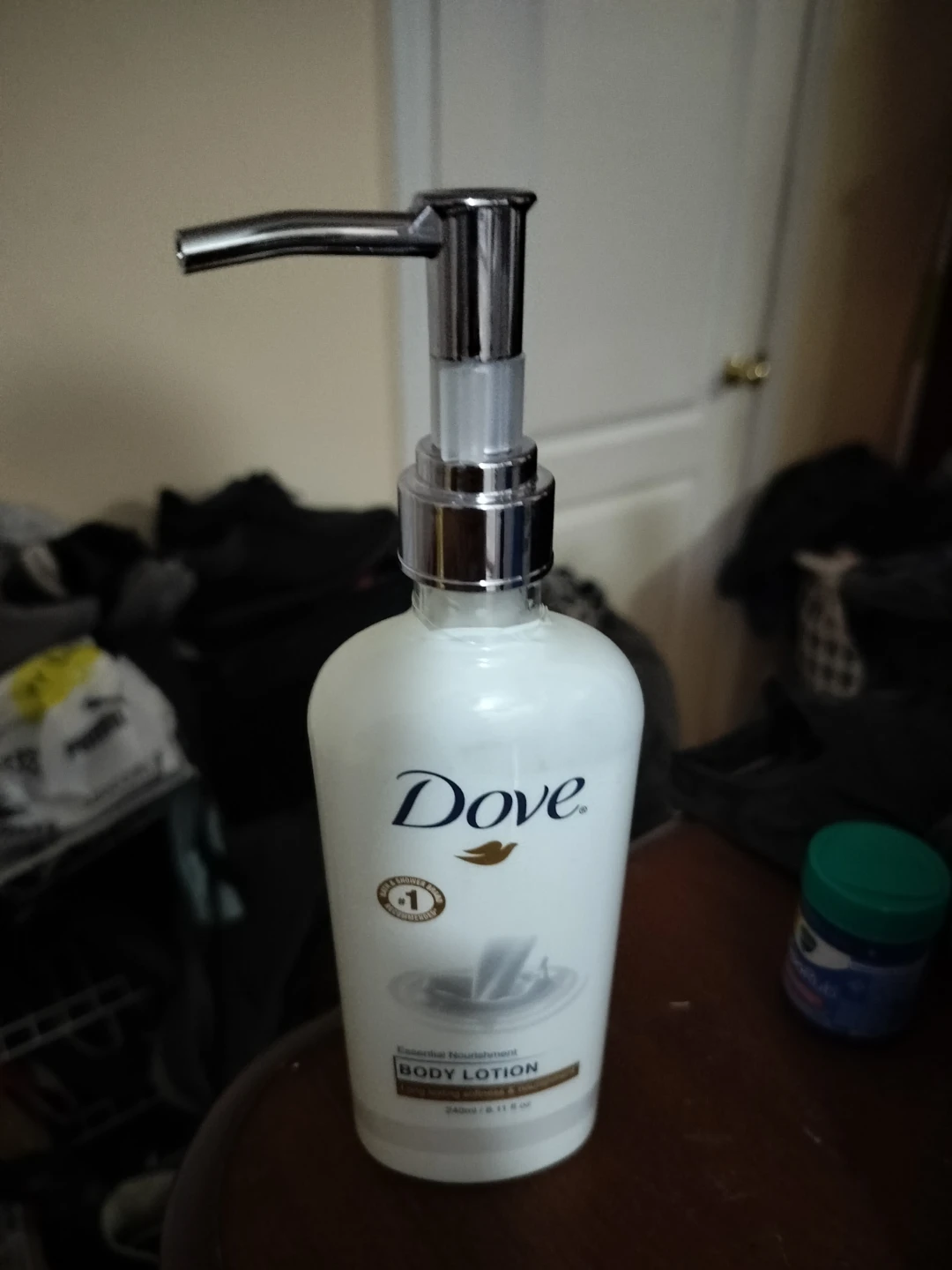 🏈Dove Essential Nourishment Body Lotion 240ml