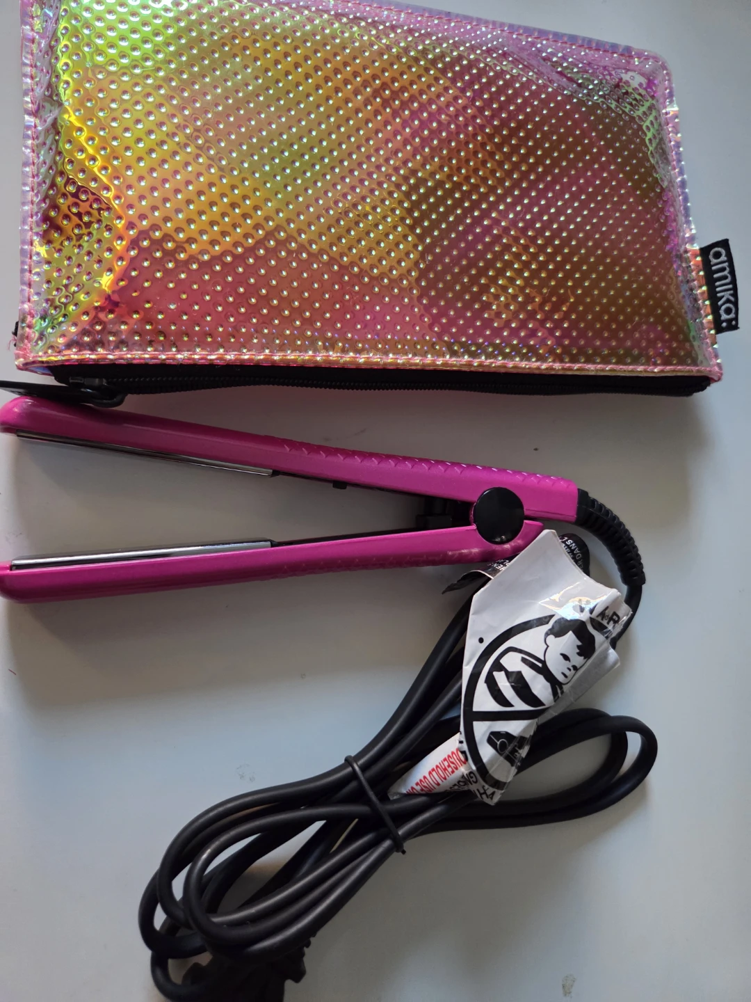 Amika Pink Hair Straightener with Travel Case - photo 4