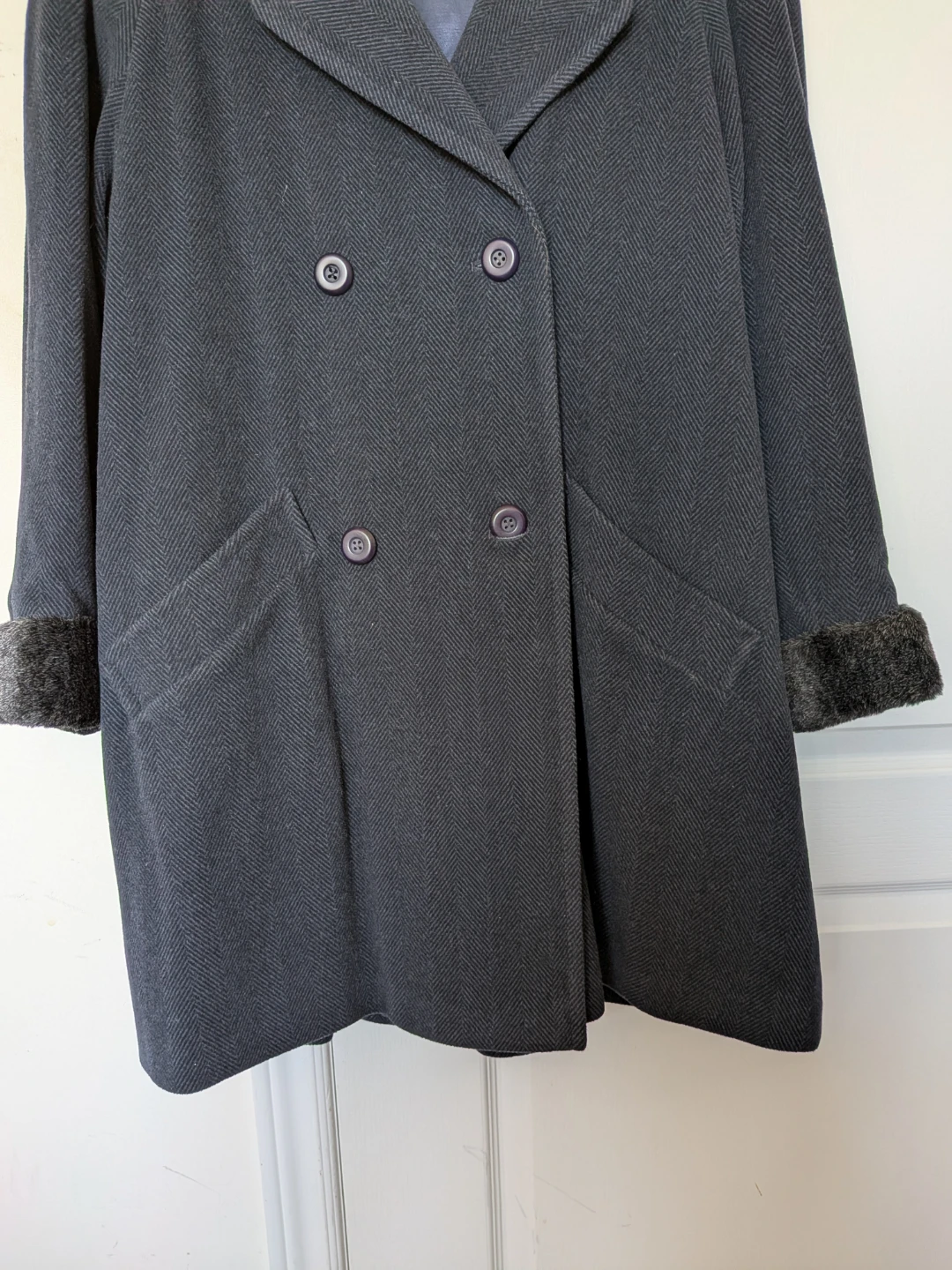 🏈 Herringbone Wool & Cashmere Coat w Faux Fur Collar and Cuffs - photo 5