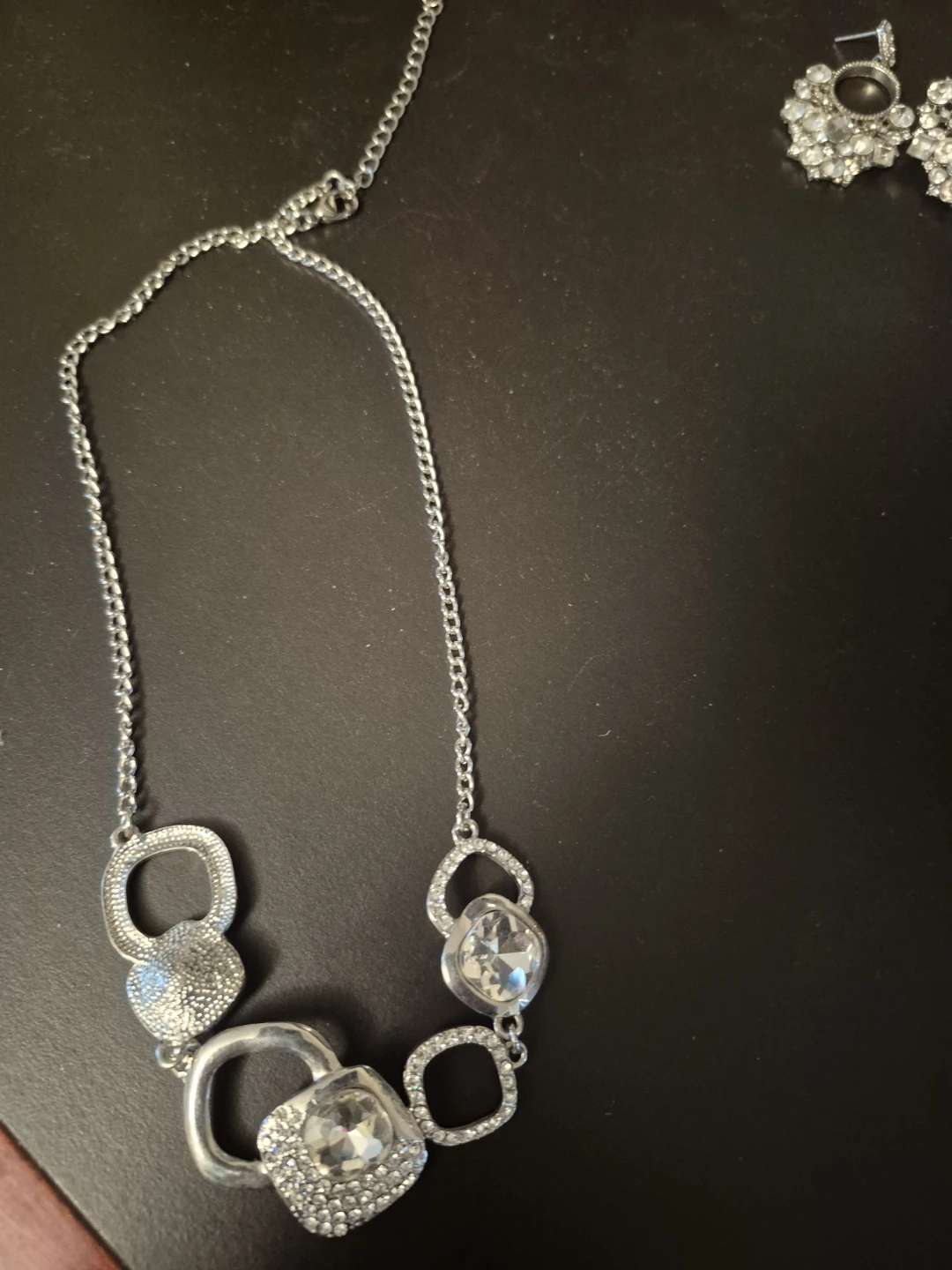 Silver-Tone Geometric Statem🏈ent Necklace and Earring Set