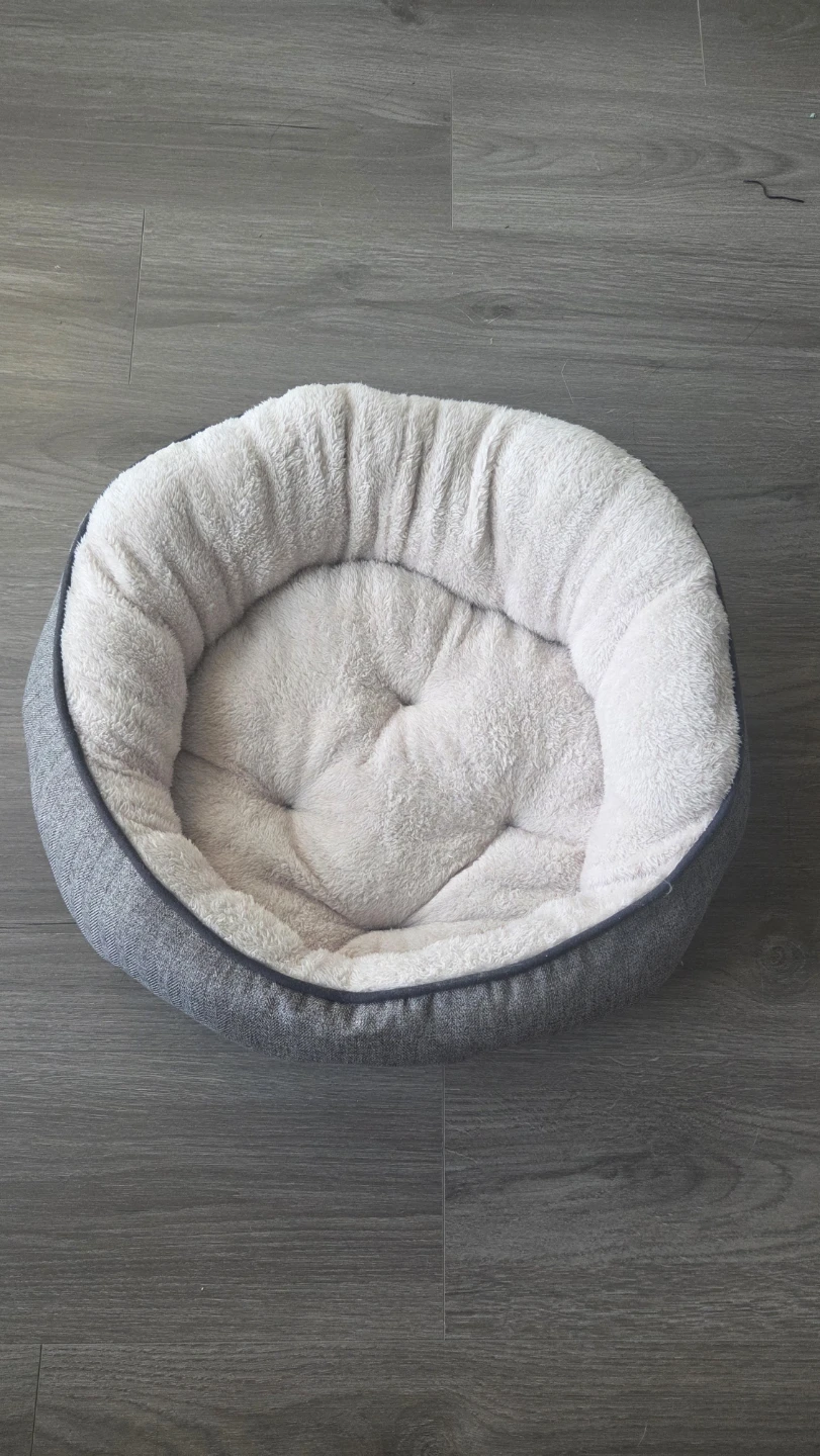 Round Plush Pet Bed