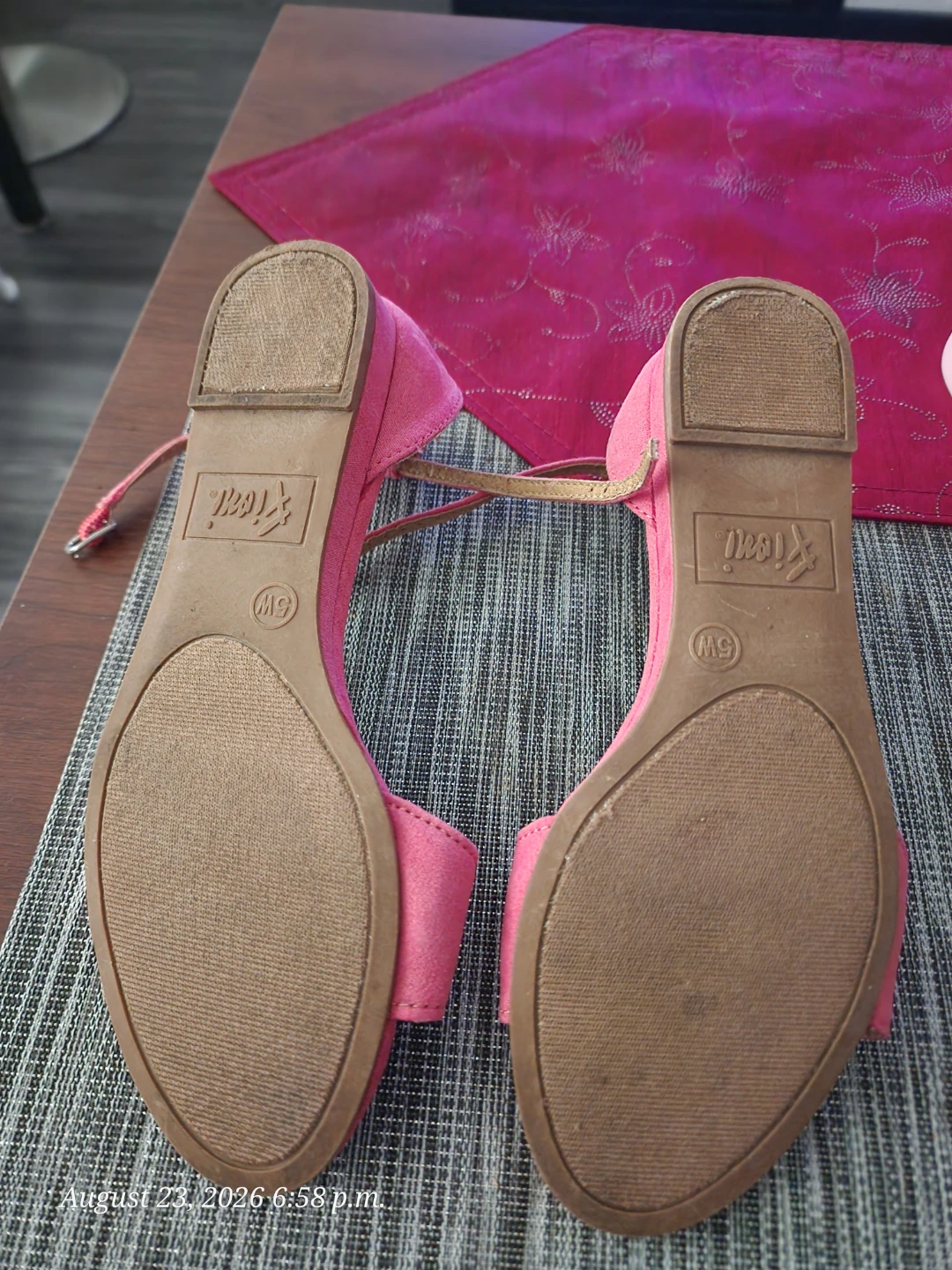Fioni pink ankle strap sandals size 5W - photo 5