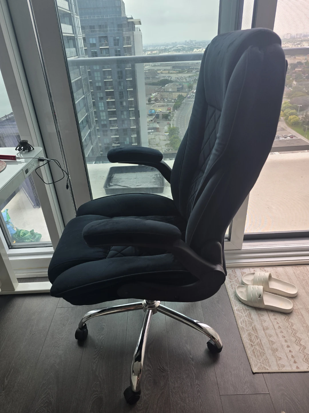 Black Ergonomic Office Chair - photo 2