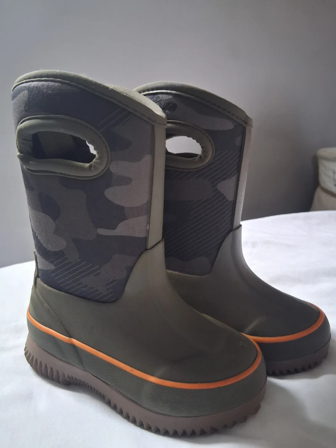 Size 6 boys rain boots