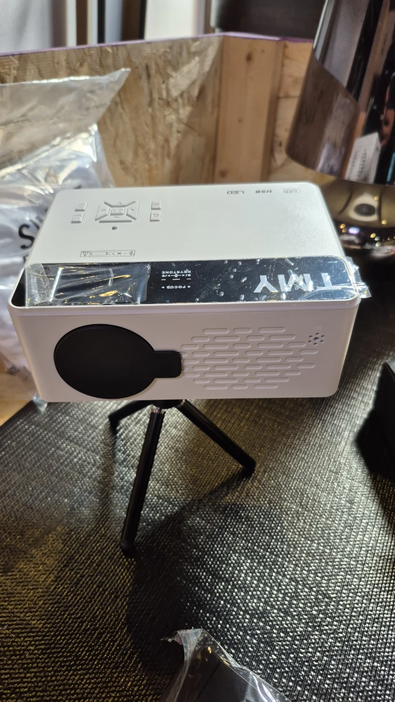 TMY Portable LED Projector - photo 2