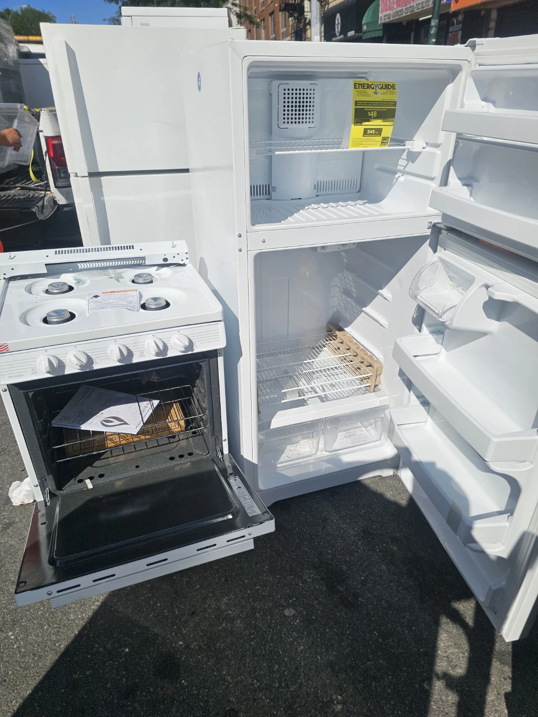 New Hotpoint Refrigerator and Premier Gas Range - photo 2