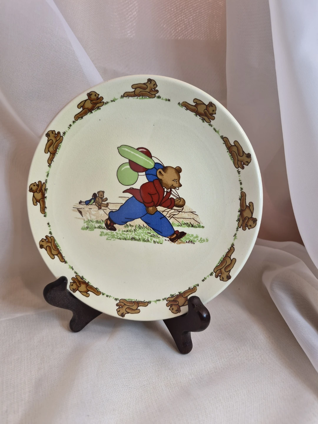 Vintage 6 3/4" Round Bone China England Bunny