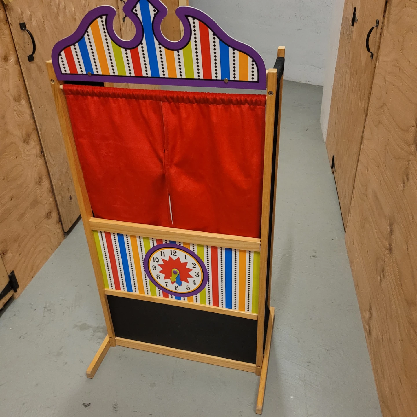 MELISSA &DOUG Wooden PUPPET THEATER - photo 2