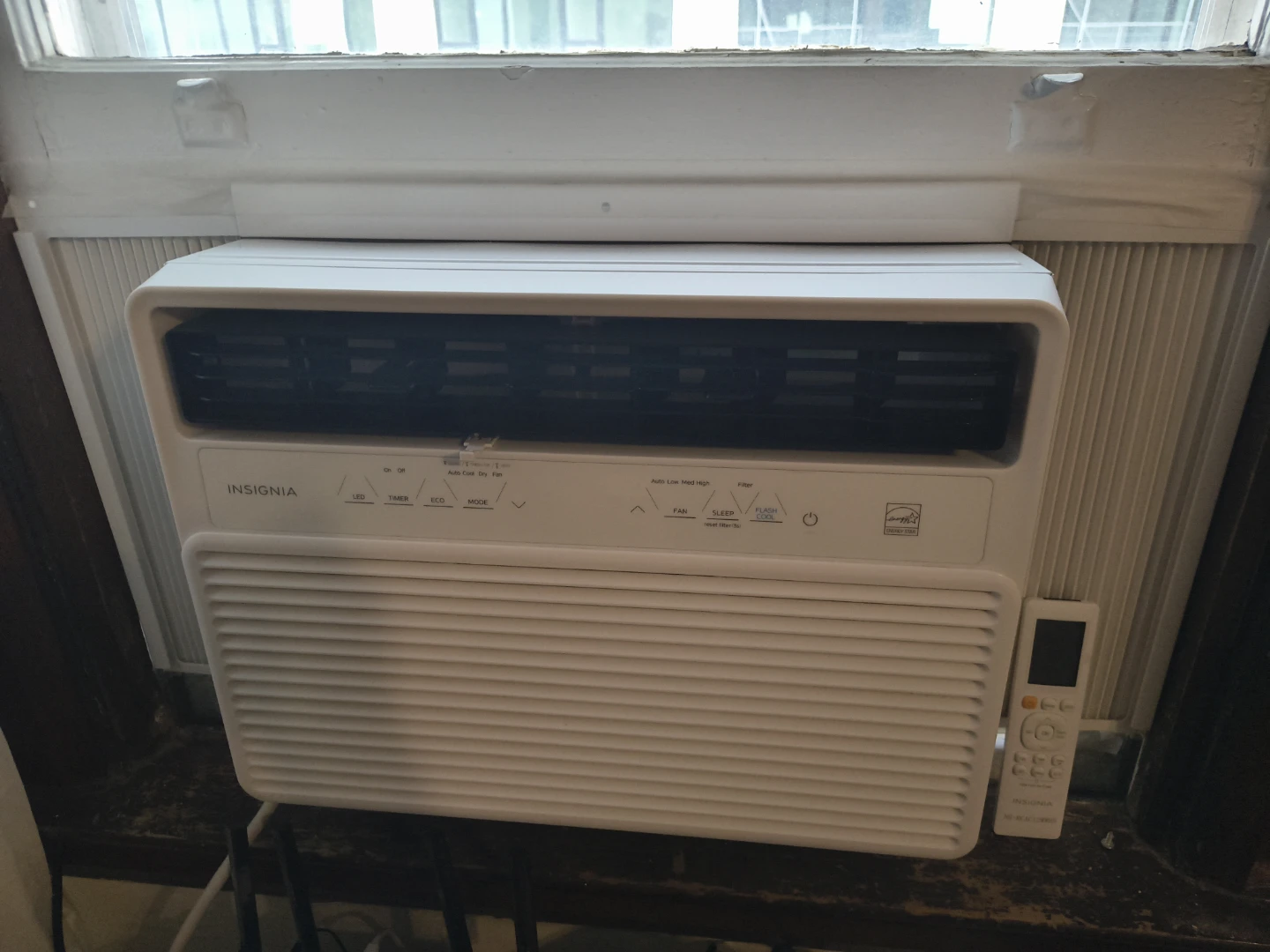 Insignia 12000 BTU Window Air Conditioner