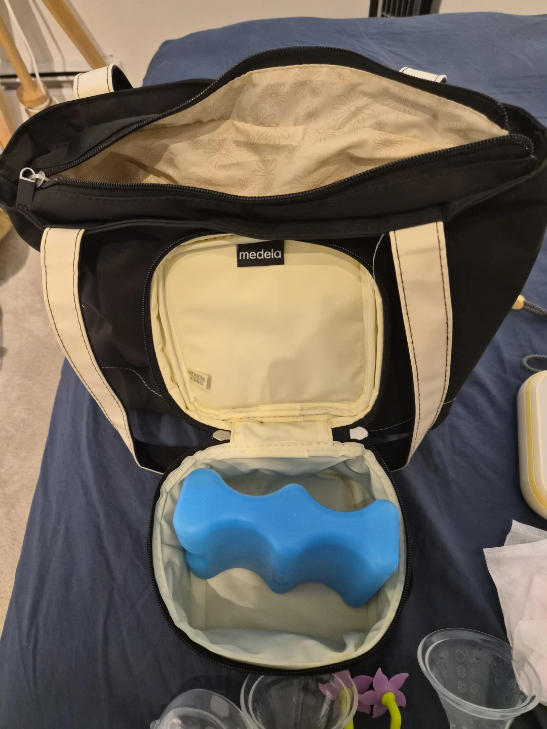Medela Freestyle Flex Double Breast pump with Bag & Accessories - photo 3
