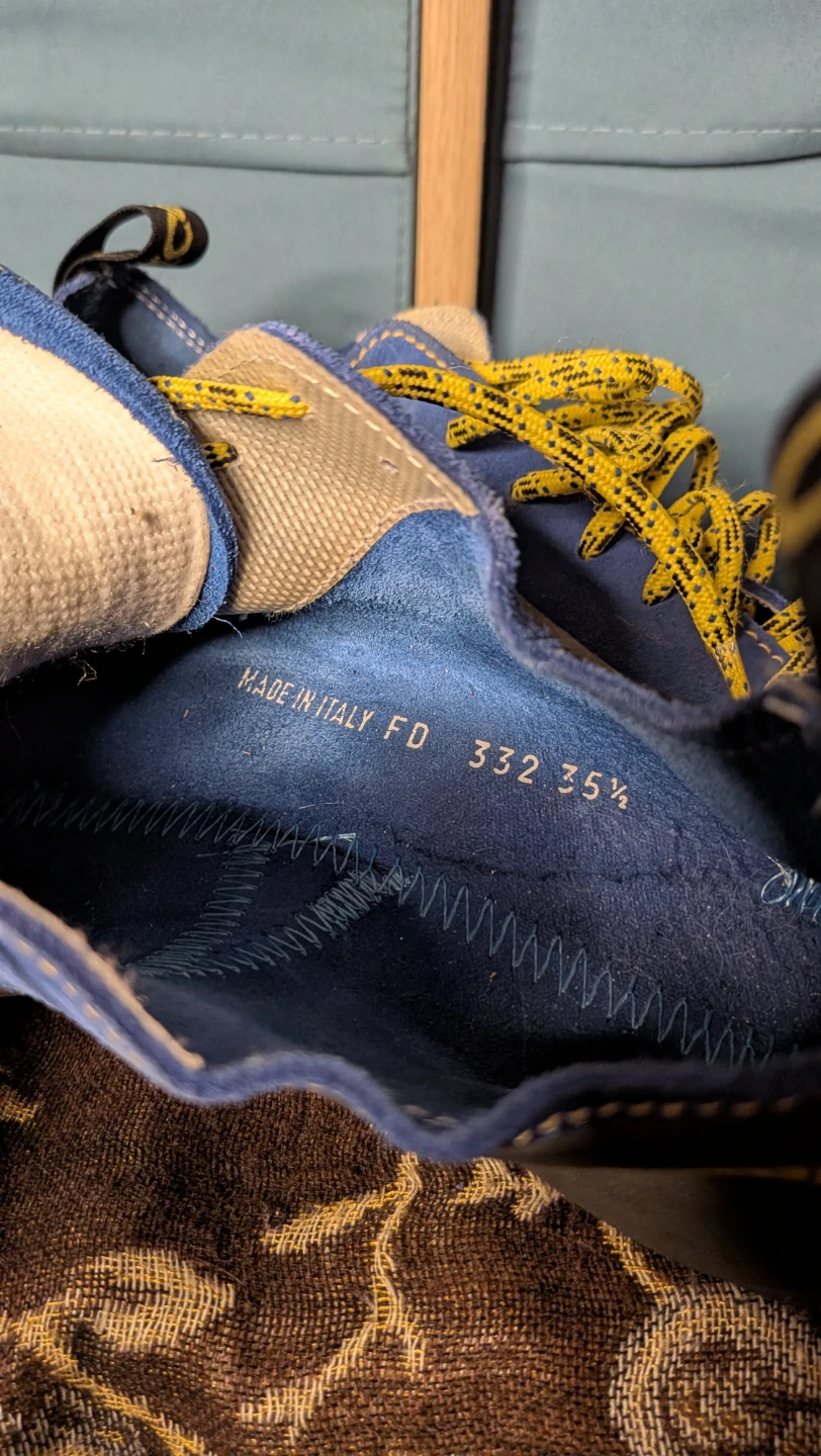 La Sportiva Climbing Shoes size 35.5 - photo 4