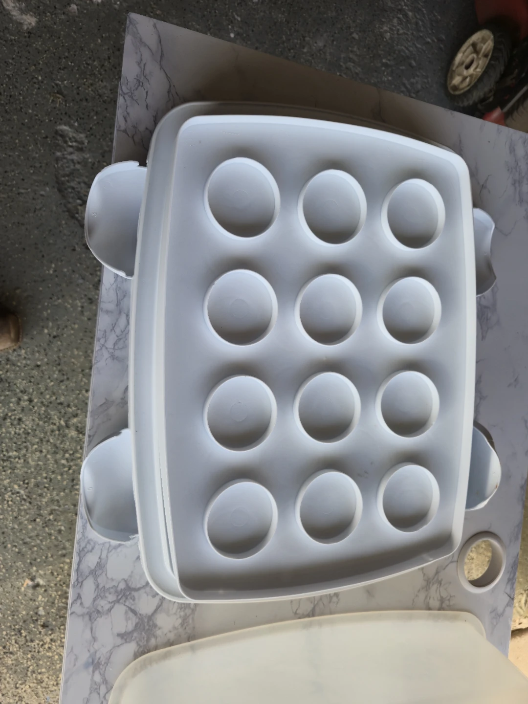 Reversible Cupcake Carrier – Holds 12 and 24 Cupcakes - photo 4