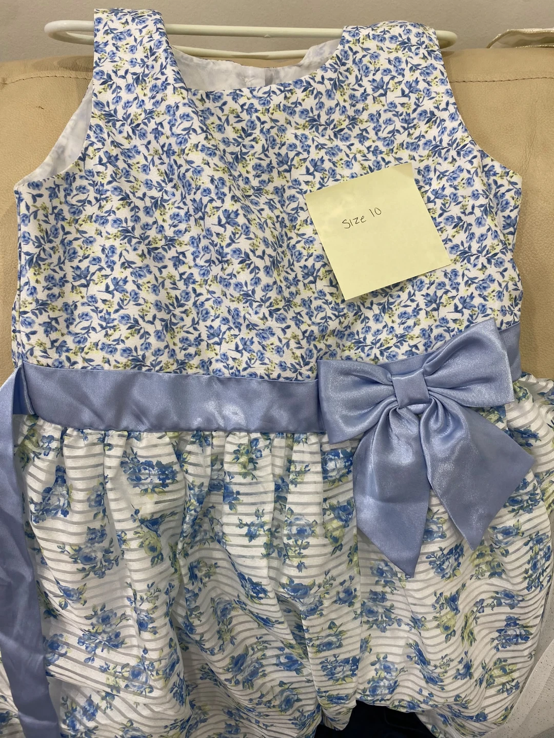 Girls' Dresses - Sizes 7, 8, 10 - photo 3
