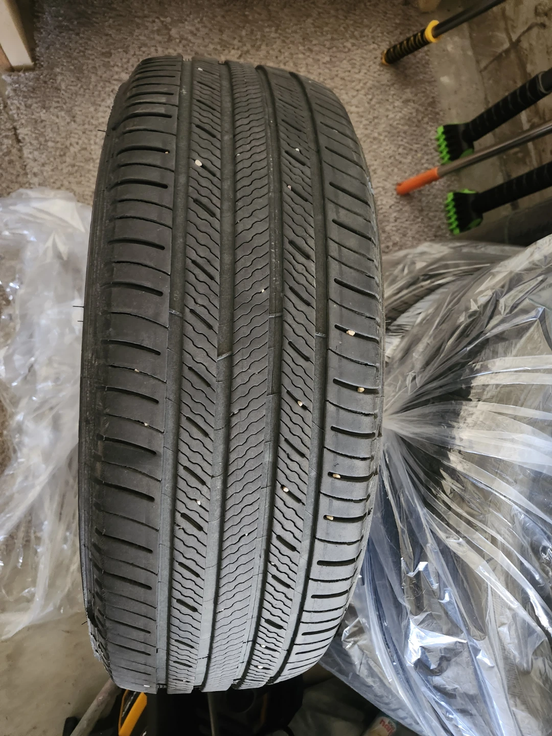 Set of 4 Michelin Premier LTX 235/55R20 Tires - photo 2