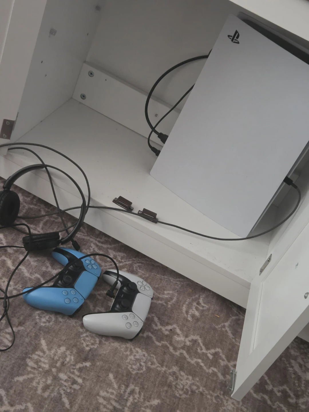 PS5 Console Bundle – 2 Controllers + Camera