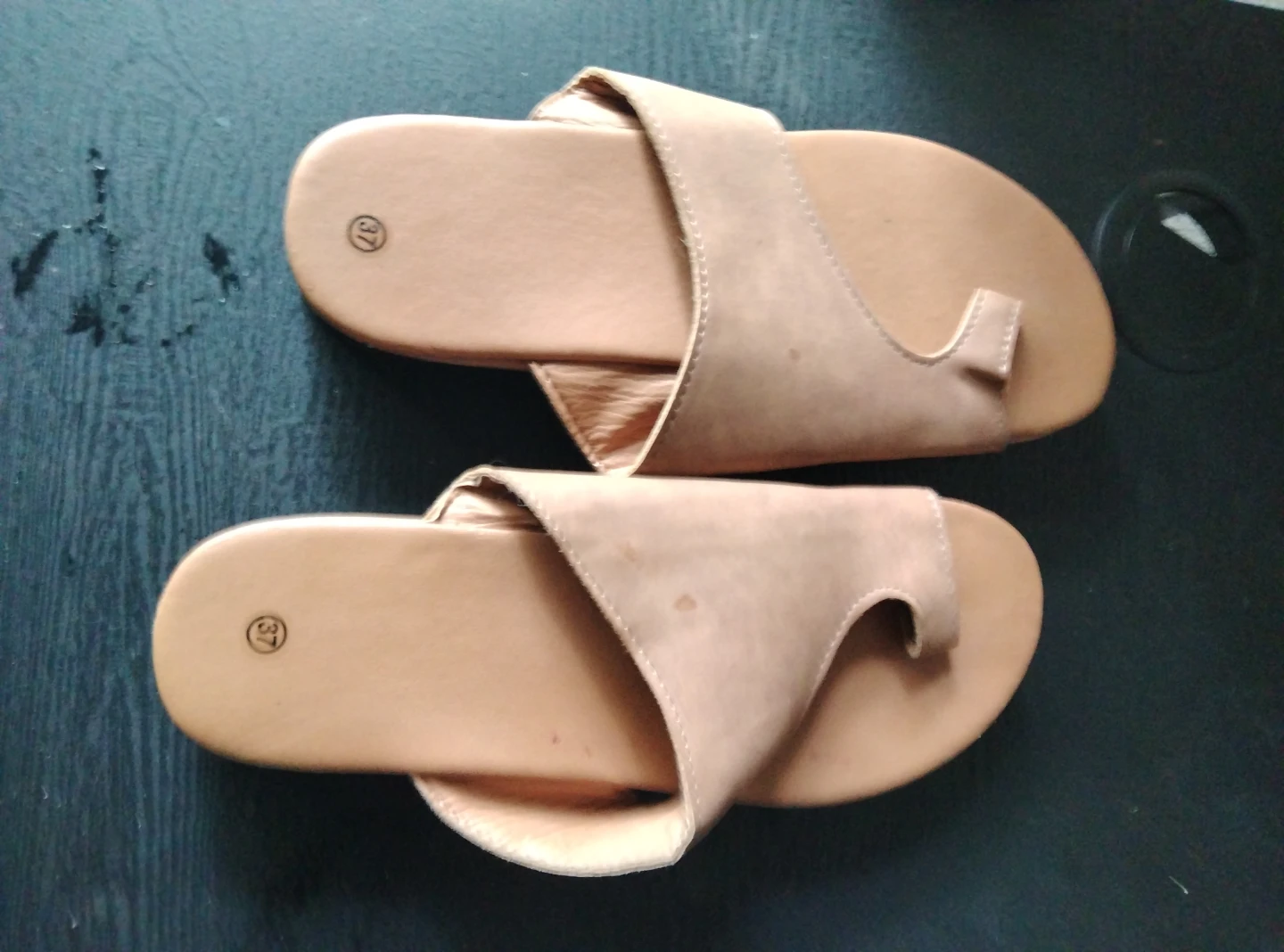 Tan Toe-Loop Sandals Size 37