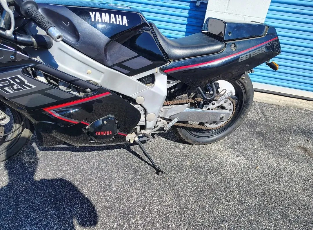 1989 Yamaha FZR600 - photo 5