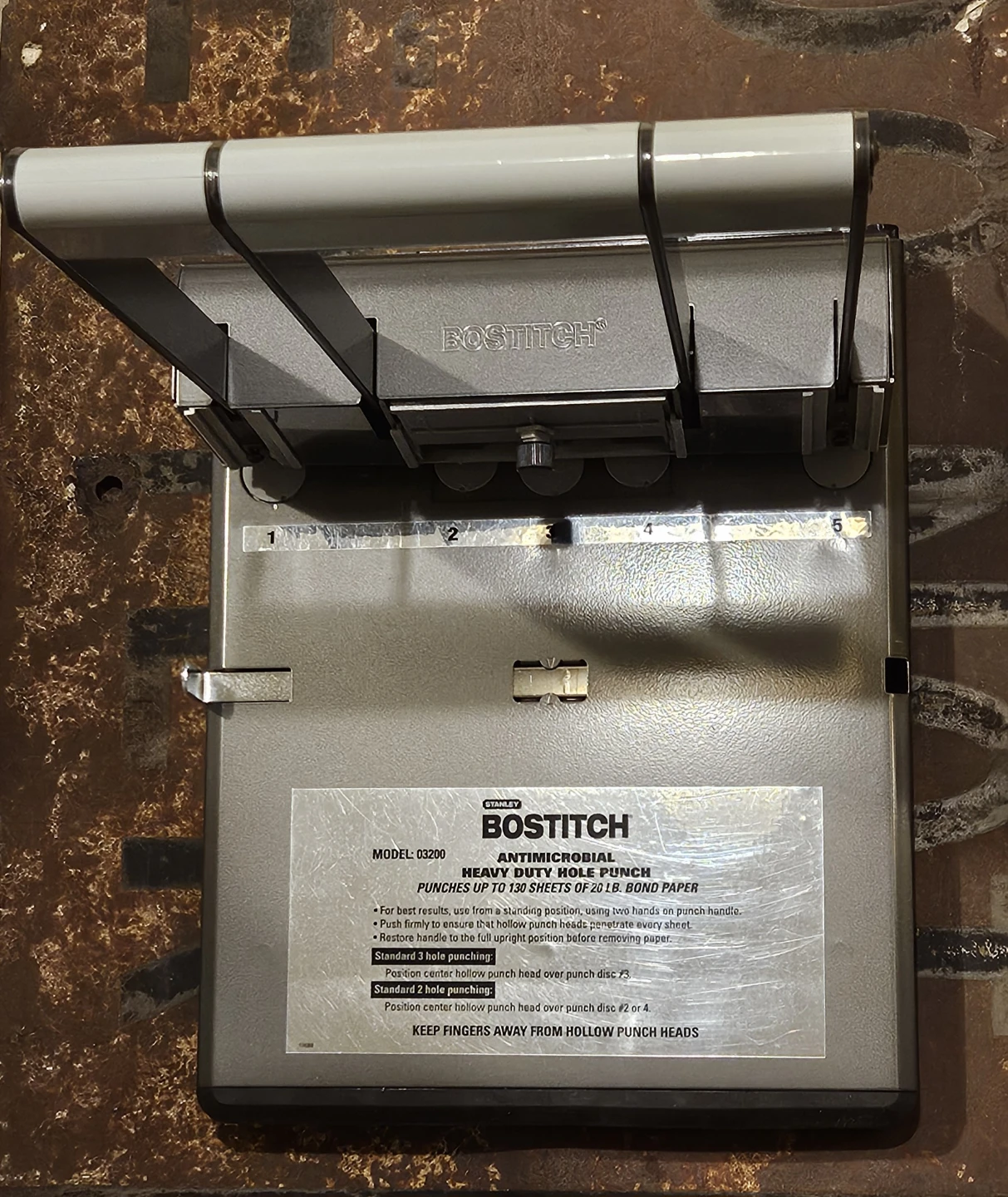 Bostitch Antimicrobial Heavy Duty 4 Hole Punch - photo 2