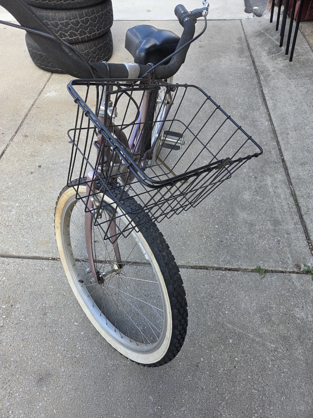 Schwinn Cruiser Bicycle with Basket - photo 2