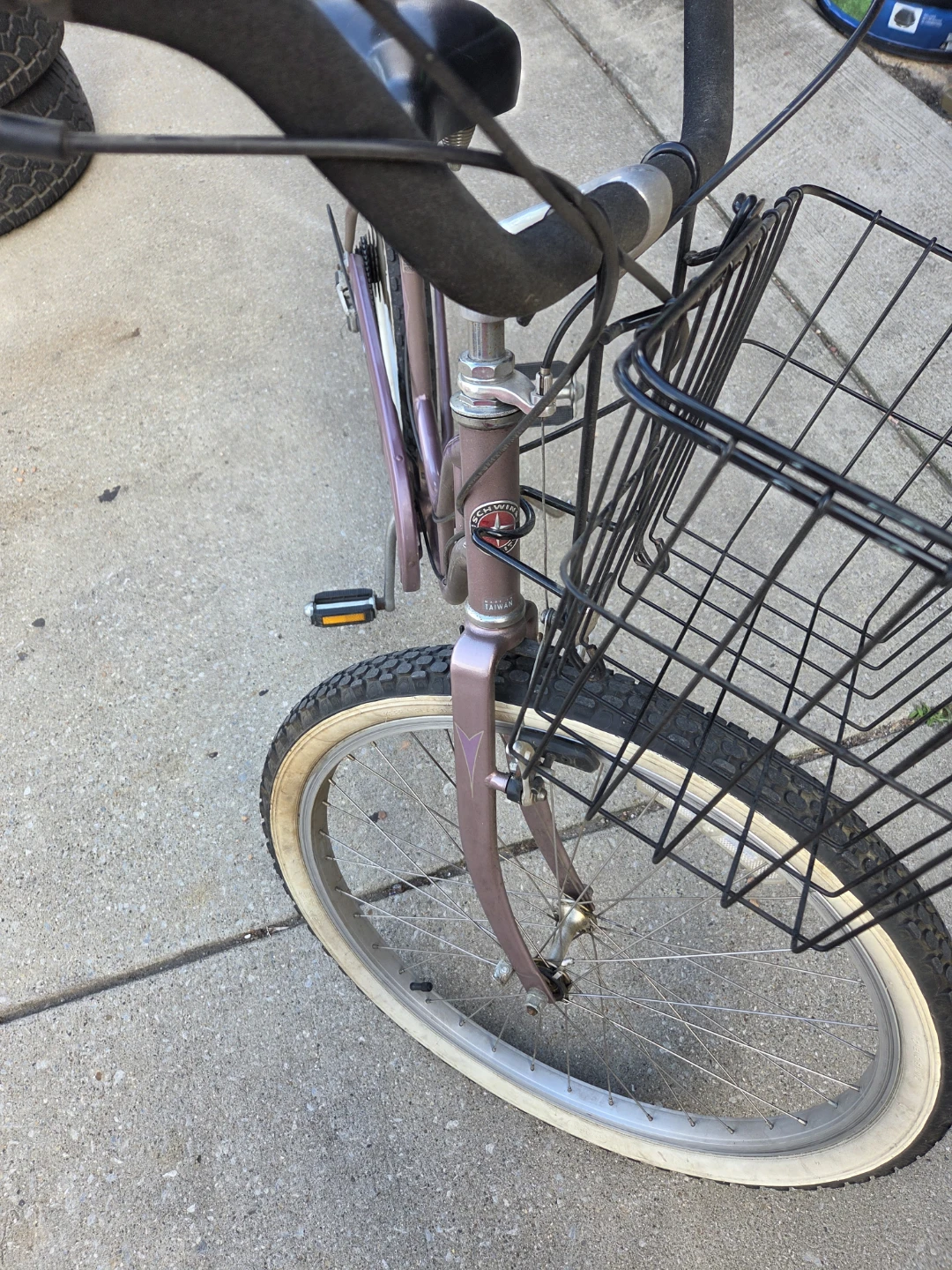 Schwinn Cruiser Bicycle with Basket - photo 3