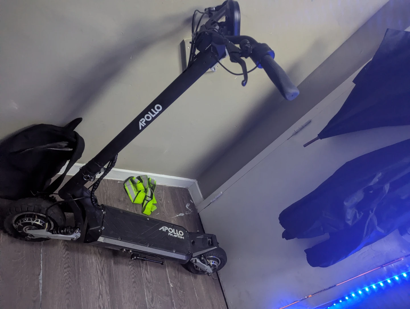 Apollo Phantom Electric Scooter