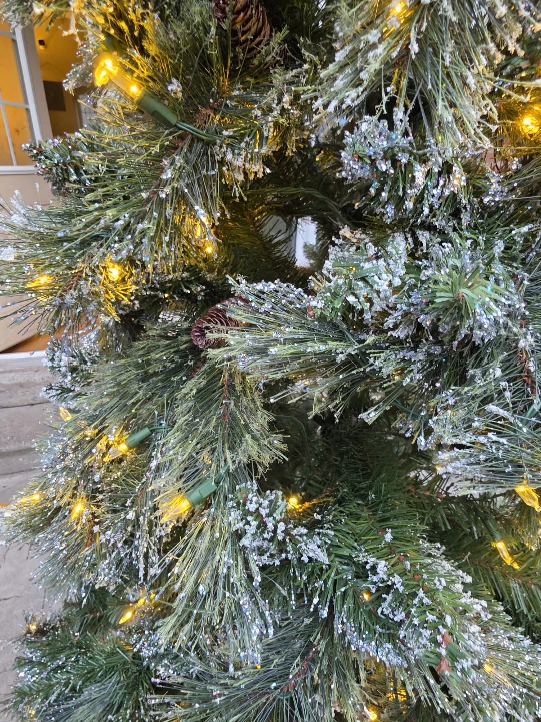 Pre-lit Flocked Artificial Christmas Tree - photo 3