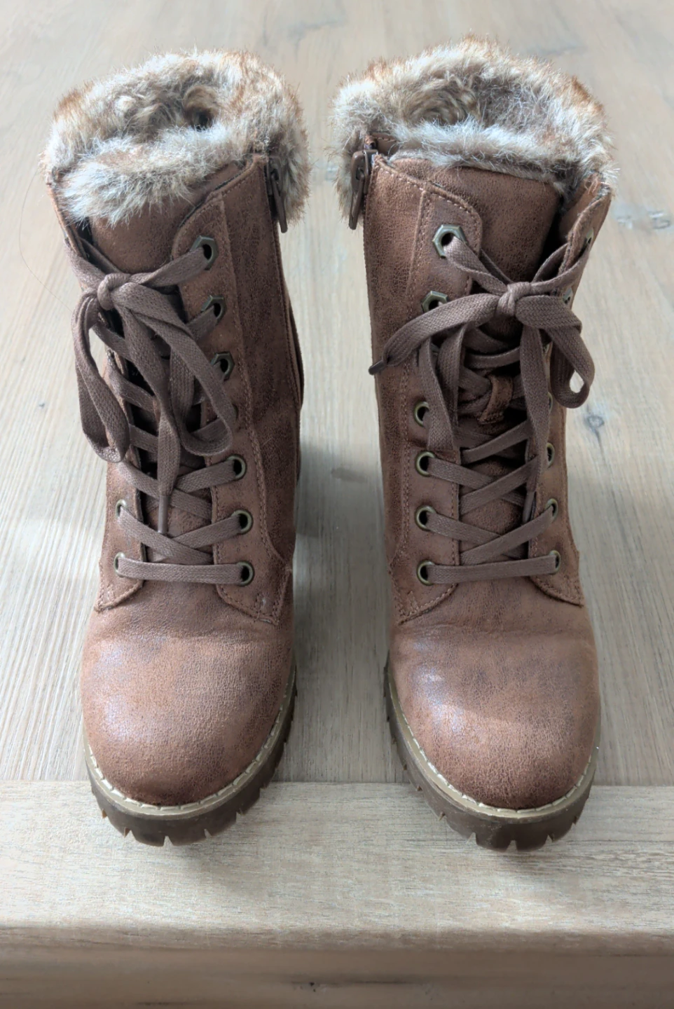 Steve Madden - Size 7 Women's Brown Faux Fur Lace-Up Boots