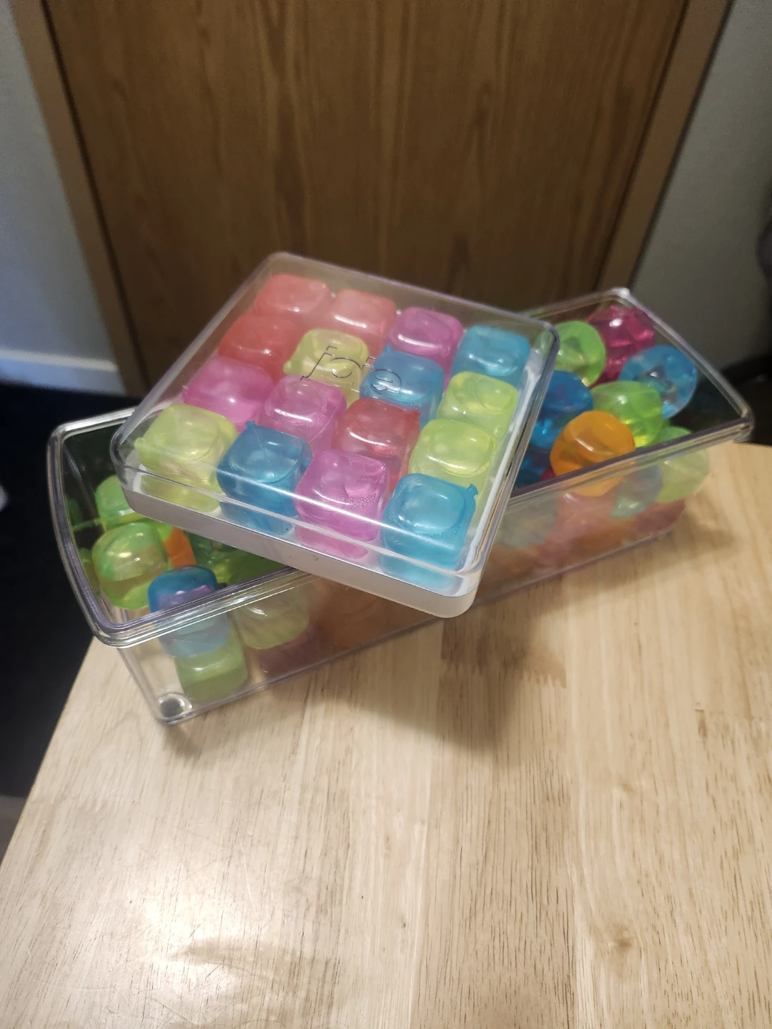 Reusable Multicoloured Ice Cubes with Storage Containers - photo 2