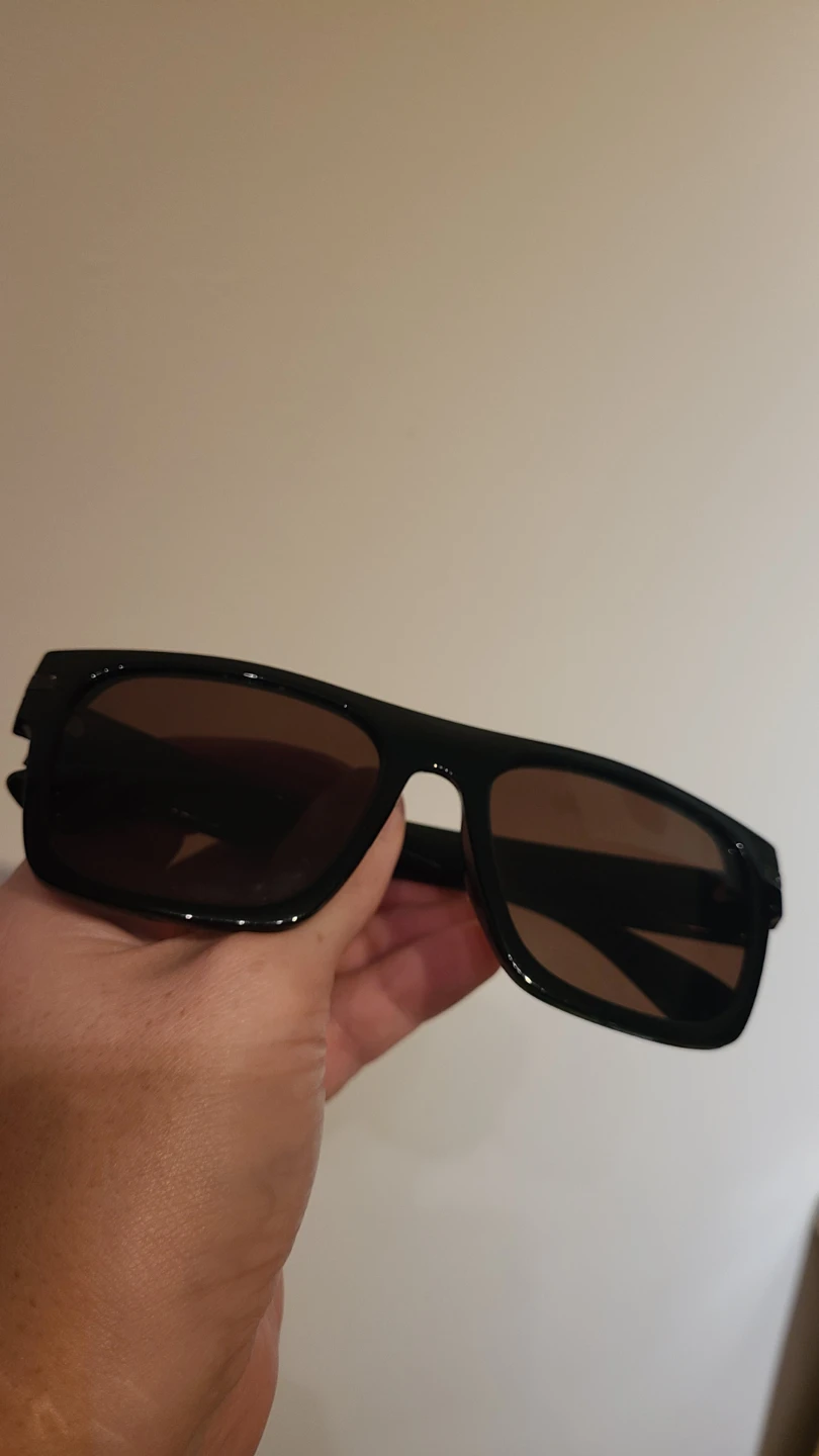 Guess Black Sunglasses