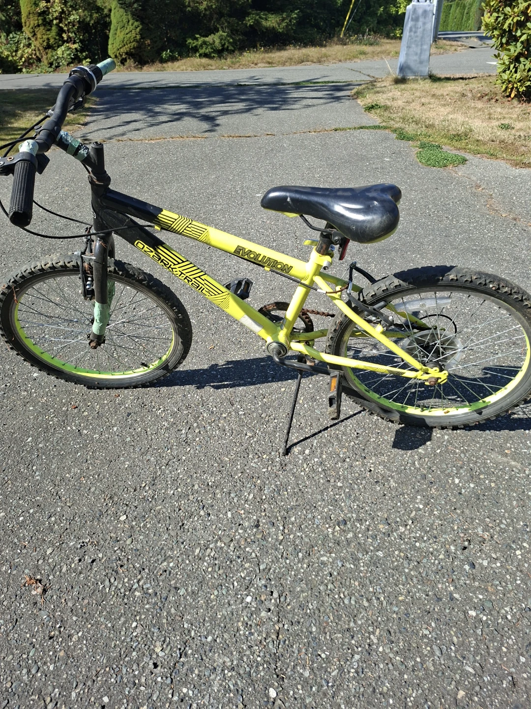 Ozark Trail Evolution Mountain Bike