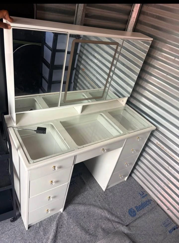White Vanity Table with Tri-Fold Mirror and Drawers - photo 2