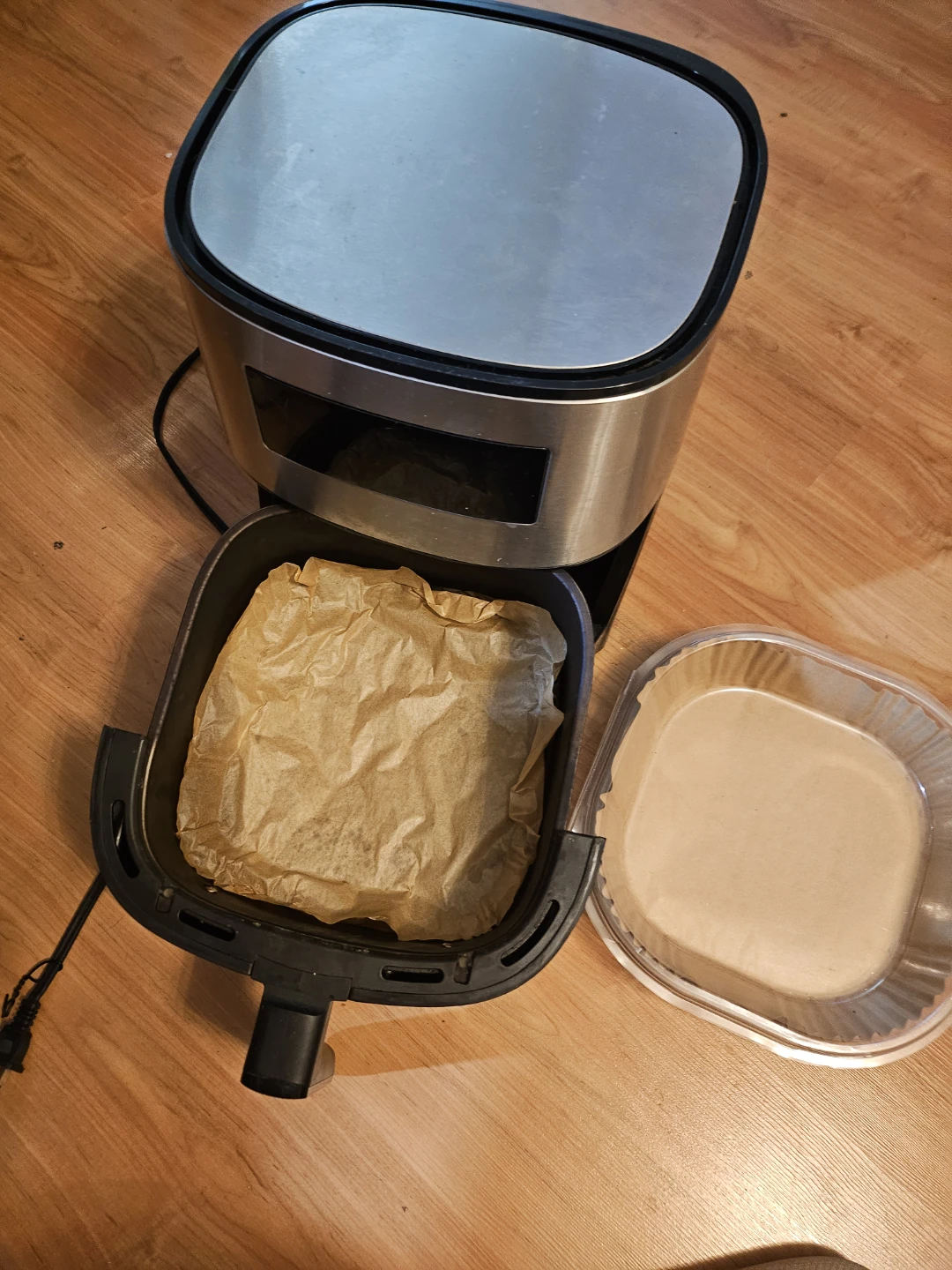 Air Fryer with Accessories in working condition - photo 3