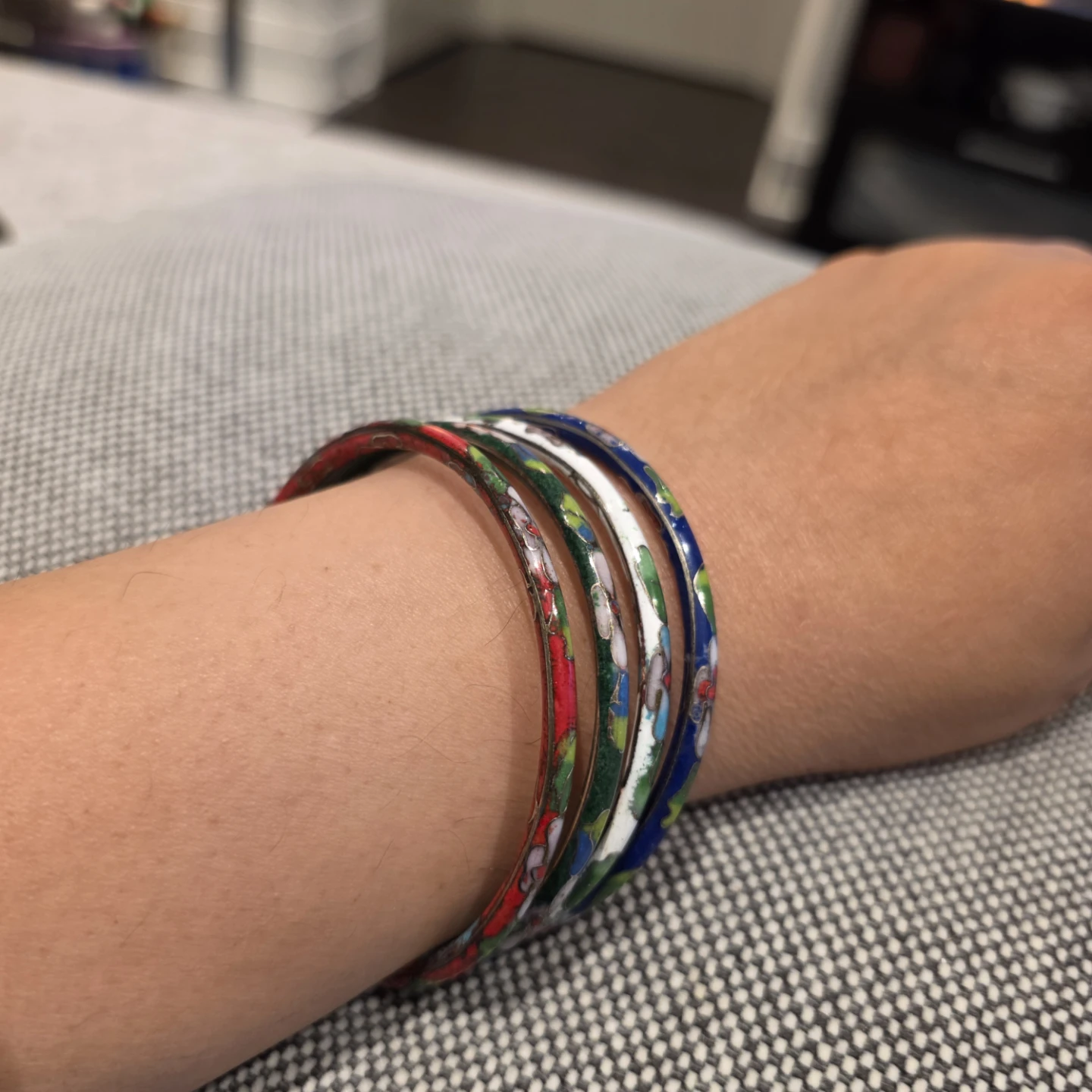 Set of 4 Enamel Bangles - photo 3