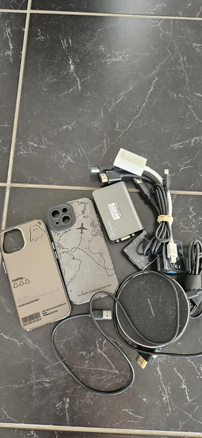 Two iPhone Cases and tech accessories bundle - photo 3