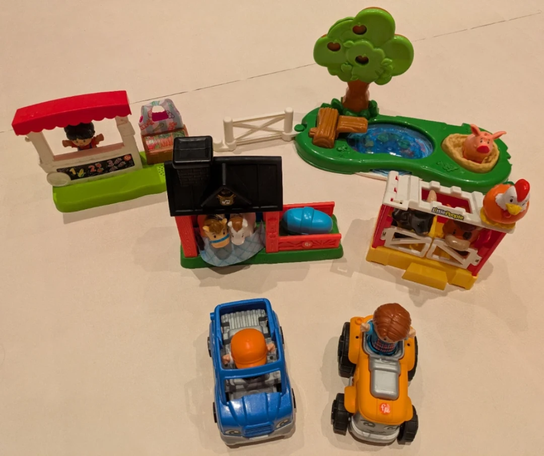 Fisher-Price Little People Farm to Market Playset
