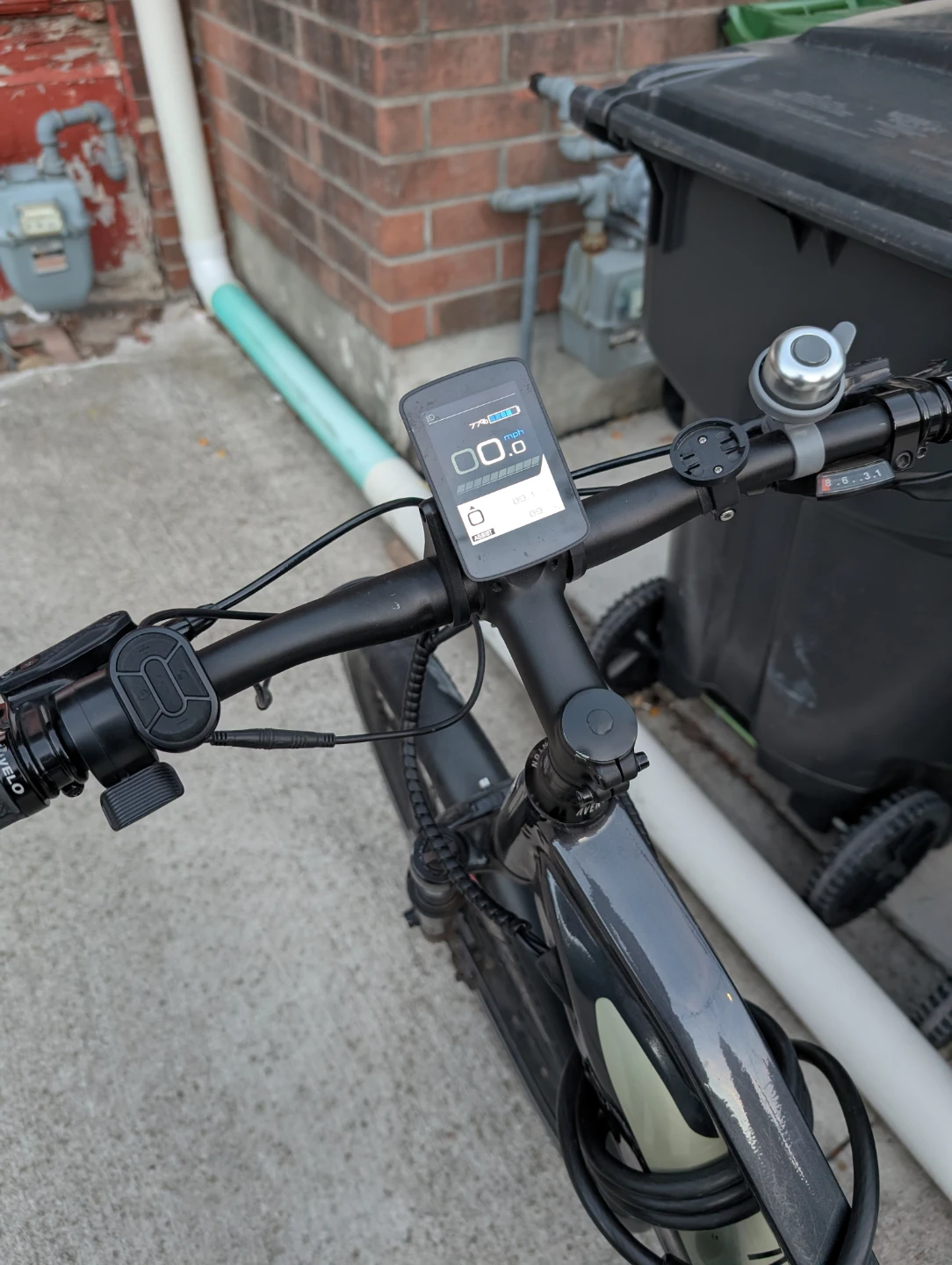 Aventon Level Step-Through E-Bike - photo 5