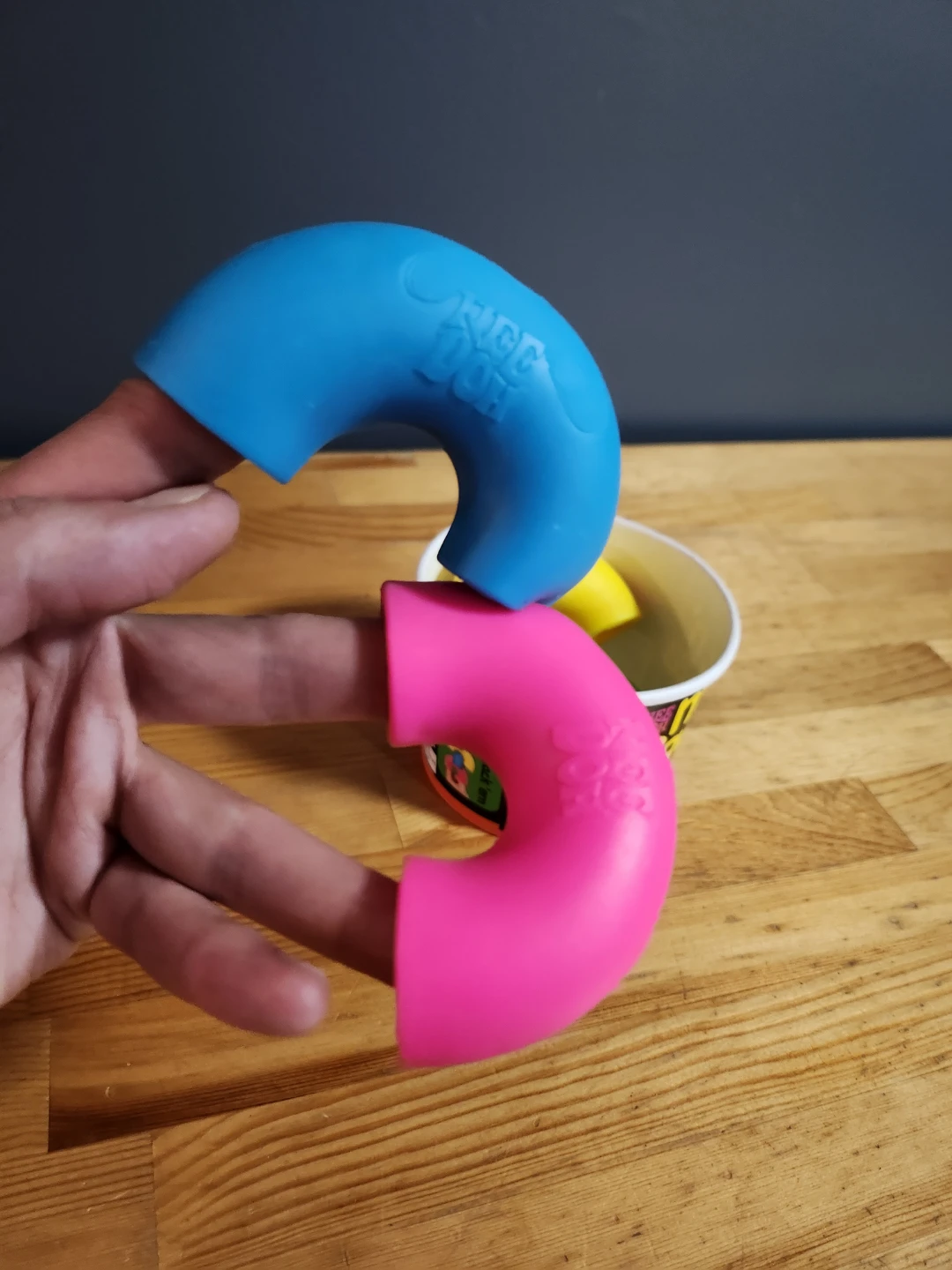 NeeDoh Mac n' Squeeze Fidget Toy with Container - photo 2