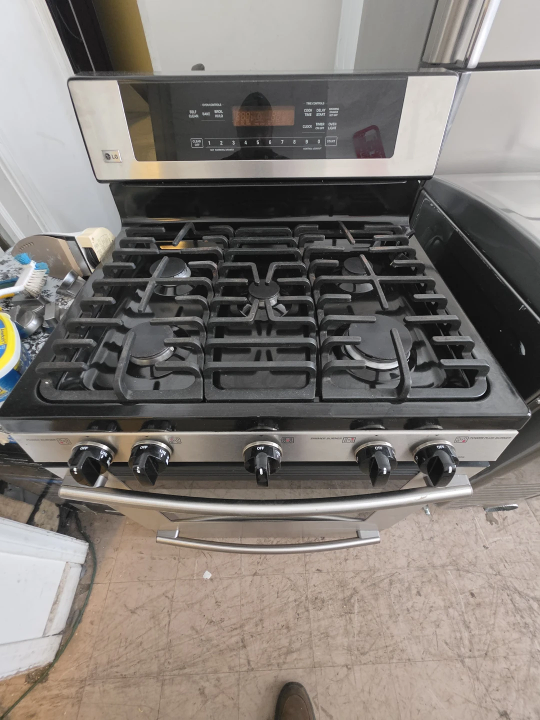 LG Gas Range Oven - photo 2
