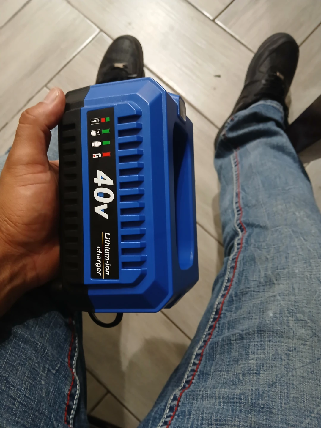40V Lithium-ion Battery Charger KRC840-03 - photo 2