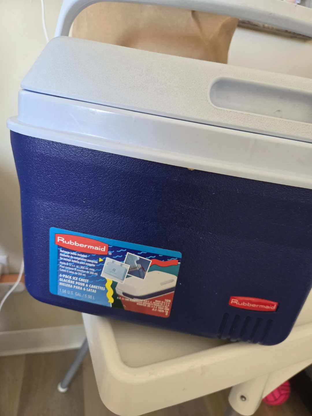 Rubbermaid 6-Pack Ice Chest - photo 2