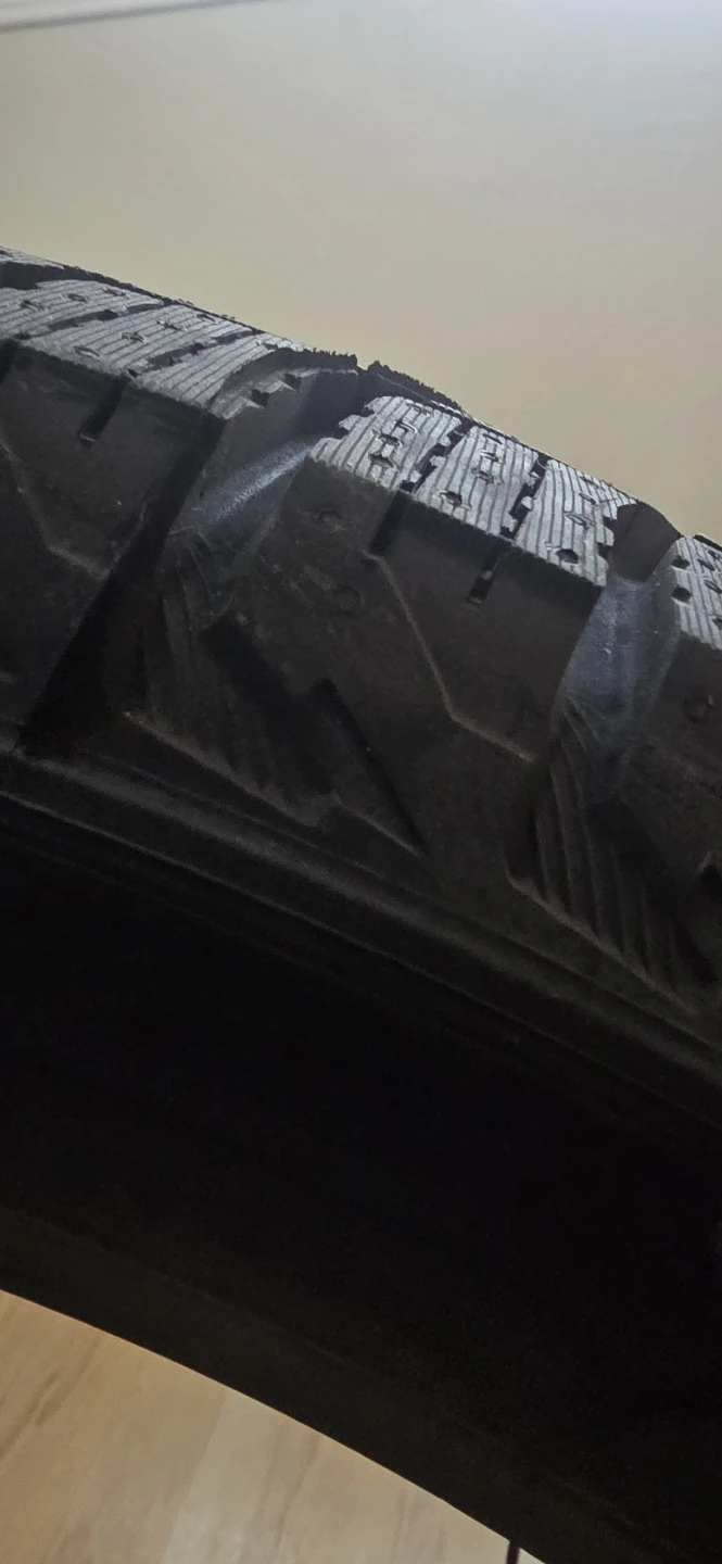 New Michelin X-ice Snow 235/40R18 Winter Tire - photo 3