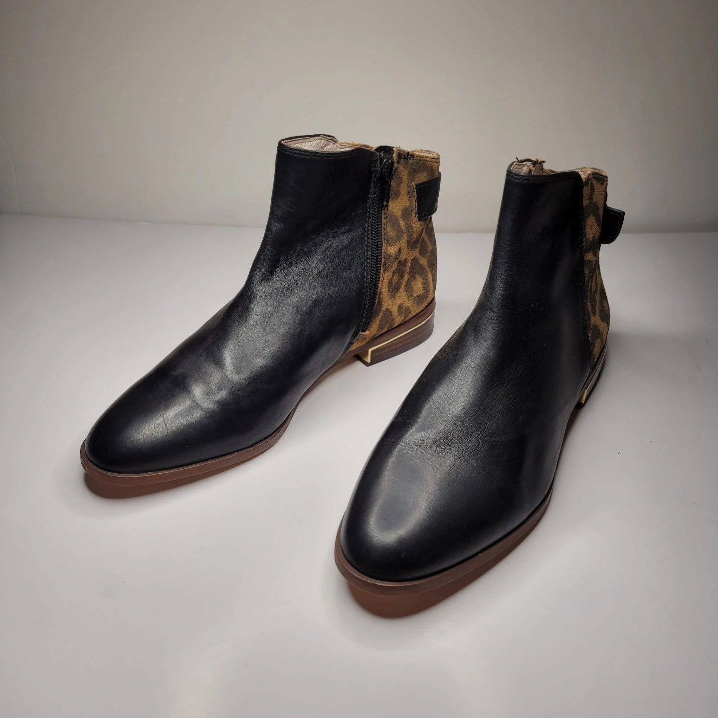 Town Shoes Black Leather and Leopard Print Ankle Boots - photo 4